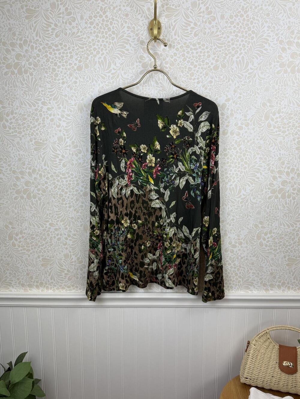 Johnny Was Green The Janie Favorite Keyhole Top - Size - XL - Picture 5 of 8